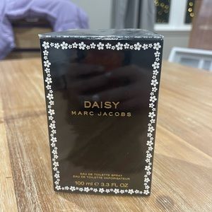 NEW in box Marc jacobs daisy perfume 3.3